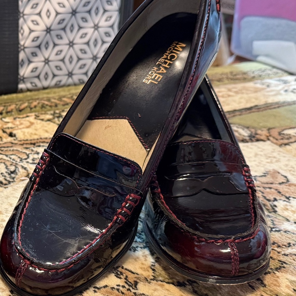 Michael Kors 3 inch Patent Leather Heel Size 9M - Deep Burgundy Patent EUC